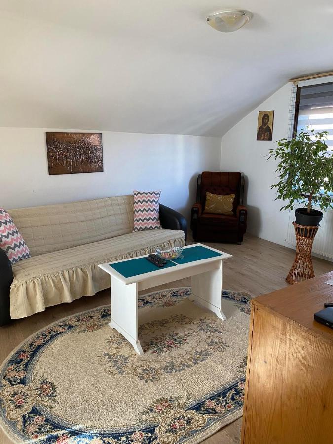 Micin Dom Appartement Pirot Buitenkant foto