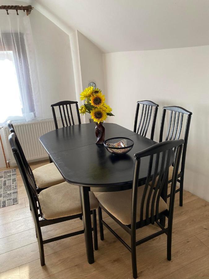 Micin Dom Appartement Pirot Buitenkant foto