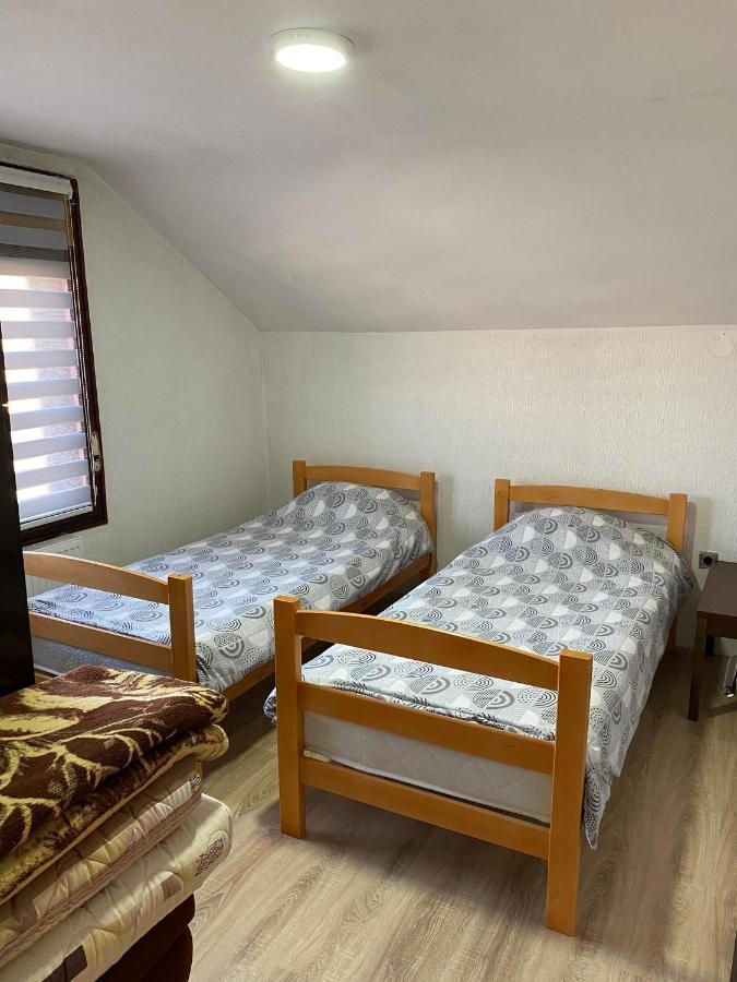 Micin Dom Appartement Pirot Buitenkant foto