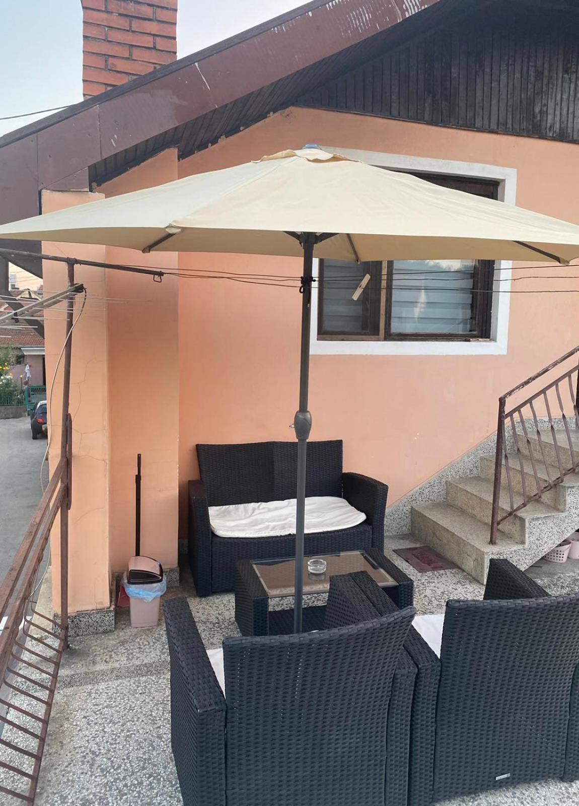 Micin Dom Appartement Pirot Buitenkant foto